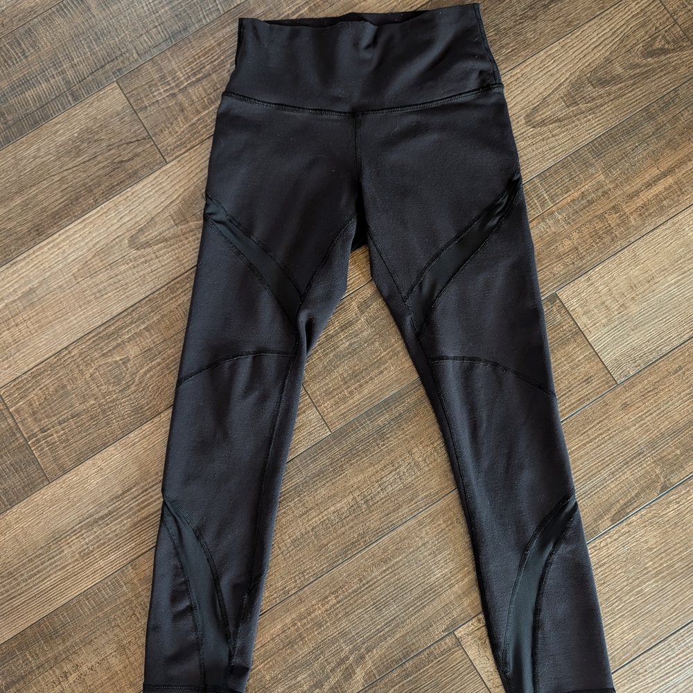 Lululemon Black High Waisted Yoga Cropped Pants w/ Mesh Cutouts